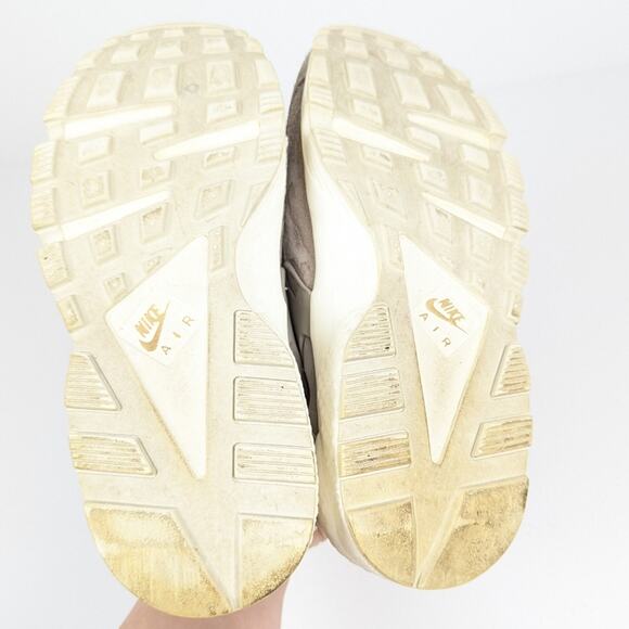 Nike Women's Metallic Taupe Air Huarache Run Sneakers Size 6.5 - Picture 7 of 9